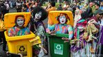 Gubernur Pramono Resmikan Gerakan Pilah Sampah saat CFD Perdana di Rasuna Said