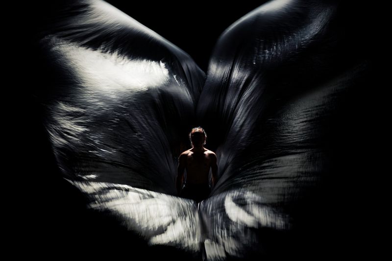 Islands Pentas tari kontemporer Islands, dibawakan oleh koreografer/ penari Wang Yeu-kwn dari Shimmering Production asal Taiwan ini berkolaborasi dengan Danang Pamungkas asal Indonesia, digelar di ruang teater Komunitas Salihara.
