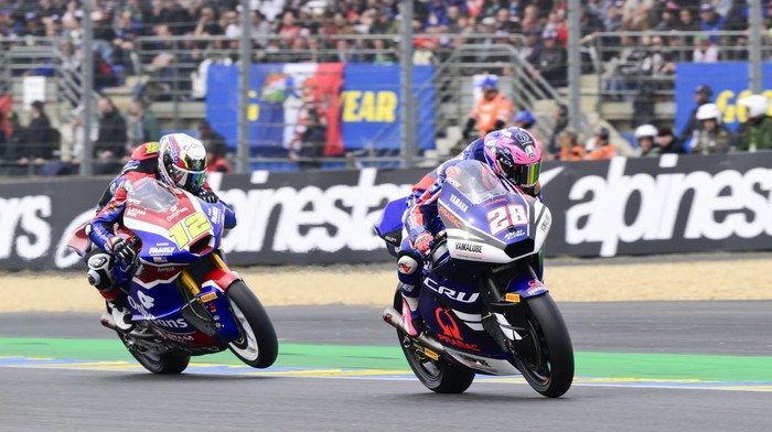 LE MANS, FRANCE - MAY 10: Izan Guevara of Spain riding the BLU CRU Pramac Yamaha Moto2 bike (28) during the MotoGP of France Moto2 race at Circuit Bugatti on May 10, 2026 in Le Mans, France. (Photo by Gold & Goose Photography/Getty Images)
