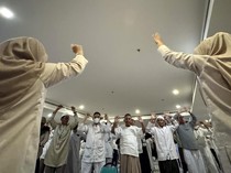 Jamaah Haji Indonesia Jaga Stamina dengan Senam di Makkah