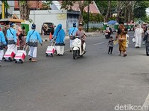 Ribuan Jemaah Haji Pamekasan Diberangkatkan, Jalanan Sempat Padat
