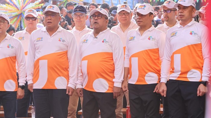 Kapolda Metro Jaya Irjen Asep Edi Suheri menghadiri deklarasi Gerakan Pilah Sampah sekaligus pencanangan HUT ke-499 Jakarta bertajuk Jaga Jakarta Bersih; Pilah Sampah di pedestrian Plaza Festival, Jalan Rasuna Said, Setiabudi, Jakarta Selatan, Ming