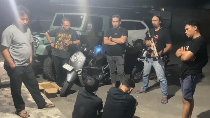 Tiga pelaku pencurian di Makassar ditangkap setelah membobol rumah di Perumahan Permata Sudiang Raya.