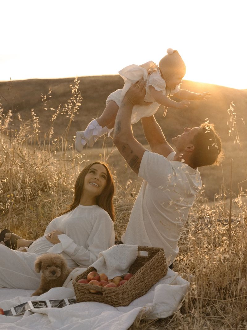 Olivia Culpo Olivia Culpo hamil anak kedua.