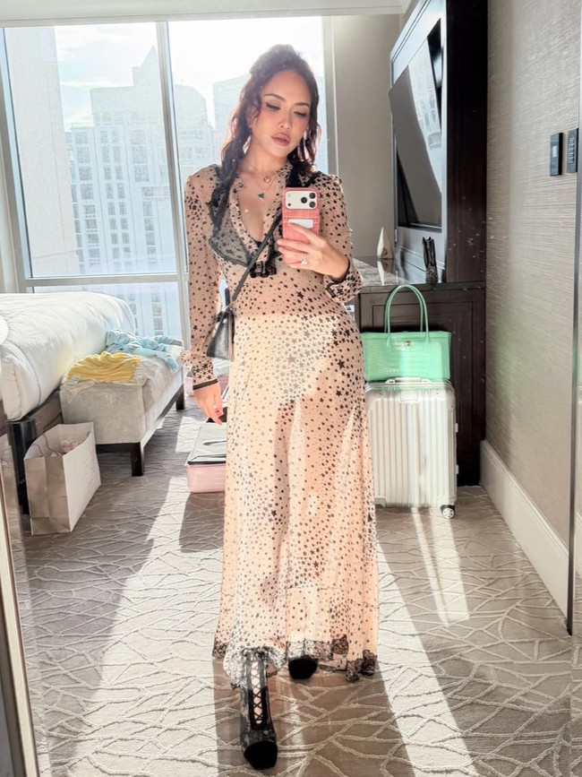 Gaya Shandy Aulia Nonton Konser Bruno Mars, Dress Menerawang Curi Atensi