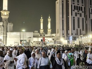 Gubernur Kano Nigeria Beri 200 SAR dan Ihram Gratis bagi Jemaah Hajinya