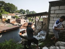 Longsor Rusak Rumah Warga di Manyaran Semarang