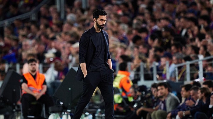 BARCELONA, SPAIN - MAY 10: Alvaro Arbeloa, Manager of Real Madrid looks on during the LaLiga EA Sports match between FC Barcelona and Real Madrid CF at Spotify Camp Nou on May 10, 2026 in Barcelona, Spain. (Photo by Pablo Rodriguez/Quality Sport Images/Getty Images)