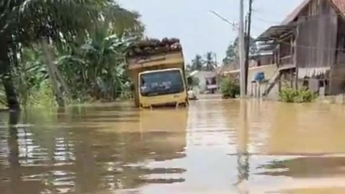 Banjir merendam di Muratara, Sumatera Selatan
