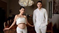 Debi Sagita hamil anak pertama dari suaminya, Marco Ivanos. Mereka menikah sejak 8 Juni 2024. (Foto: dok Instagram debisagita)