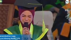 Viral Perjuangan Pedangdut LIDA Lawan Meningitis hingga Raih Gelar Sarjana