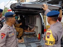 Geger Pria Purwokerto Naik Atap Diduga Depresi, Turun Usai Istri Datang