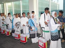 Lepas Jemaah Haji KJT-24 di Kertajati, Waka DPR Apresiasi Layanan