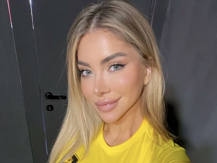 Pesona Wasit Viral di Laga Liverpool vs Chelsea, Dikritik Terlalu Glamour