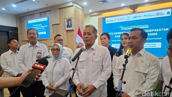 Menteri Koperasi (Menkop) Ferry Juliantono