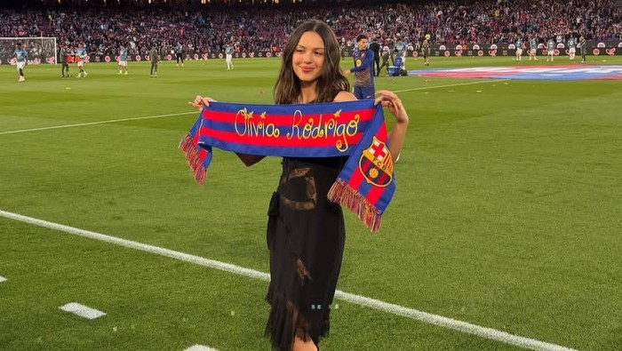 Olivia Rodrigo Hebohkan Camp Nou, Foto Bareng Lamine Yamal