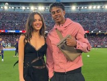 Olivia Rodrigo Hebohkan Camp Nou, Foto Bareng Lamine Yamal