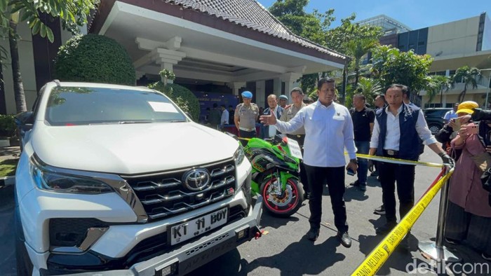 Polda Jatim Bongkar Sindikat Penipuan Online Penjualan Mobil