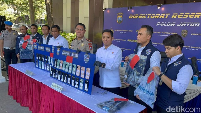 Polda Jatim Sindikat Penipuan Online Penjualan Mobil