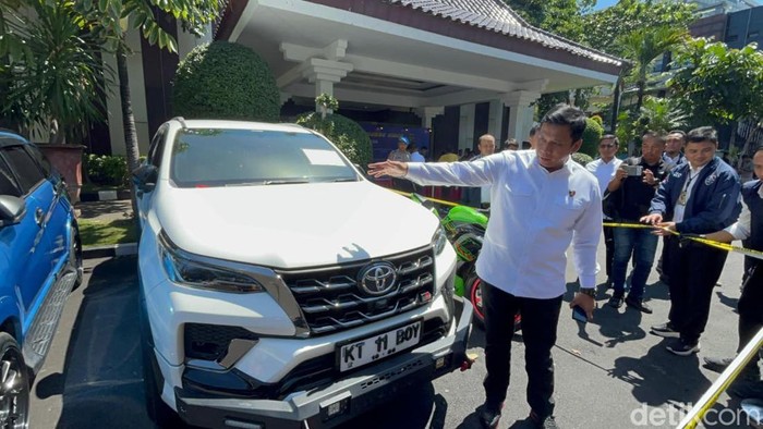 Polda Jatim Sindikat Penipuan Online Penjualan Mobil Polda Jatim Sindikat Penipuan Online Penjualan Mobil