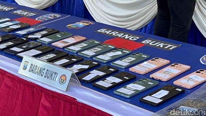 Polda Jatim Sindikat Penipuan Online Penjualan Mobil Polda Jatim Sindikat Penipuan Online Penjualan Mobil