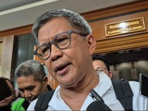 Rocky Gerung Hadiri Sidang Nadiem Makarim, Ini Alasannya