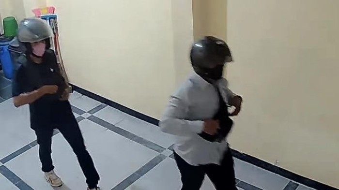 Sebuah video viral memperlihatkan komplotan maling mencuri motor kepergok pemilik di sebuah indekos di Kecamatan Cilodong, Kota Depok. (dok. ist)
