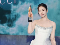 Netizen Ramai Bela Shin Se Kyung Kena Sindir 'Senior' Menang Baeksang Awards