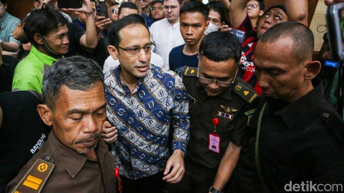 Suasana sidang dugaan korupsi pengadaan Chromebook di Pengadilan Negeri Jakarta Pusat memanas saat mantan Menteri Pendidikan, Kebudayaan, Riset, dan Teknologi, Nadiem Anwar Makarim, terlibat adu argumen dengan jaksa penuntut umum, Senin (11/5/2026).
