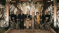 Sri Sultan Hamengkubuwono X juga datang bersama keluarga. Foto: Instagram @lokacinema