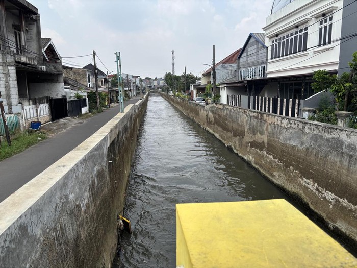 Tanggul kali di Komplek Taman Mangu Indah