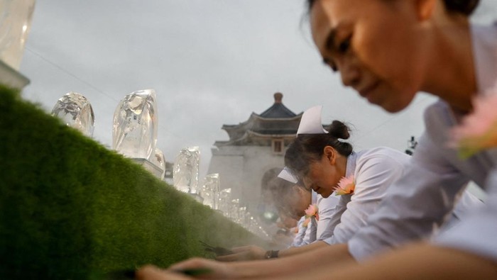 Tzu Chi Gelar Ritual Pemandian Buddha di Taipei