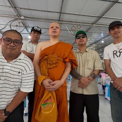 Sikap Band Whispers Saat Sang Drummer Pilih Jadi Biksu