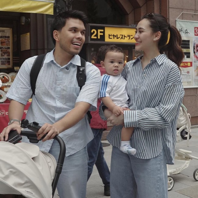 Potret Aaliyah Massaid Liburan ke Jepang Sambil Momong Anak, Tetap Stylish