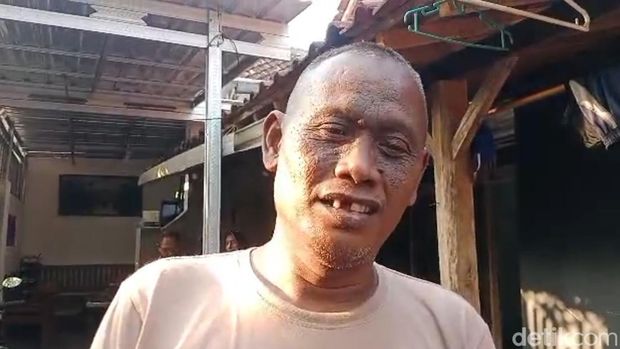 Ayah korban Ayah korban.