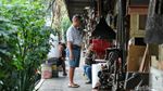 Berburu Harta Karun Vintage di Pasar Antik Jalan Surabaya