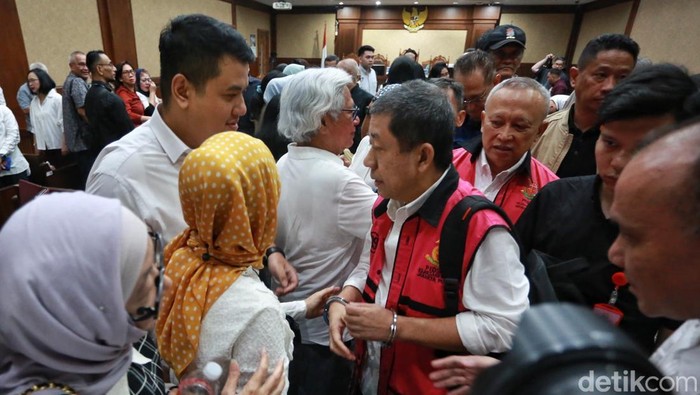 Hakim Jatuhkan Vonis 6 Tahun untuk Eks Dirut Pertamina Patra Niaga
