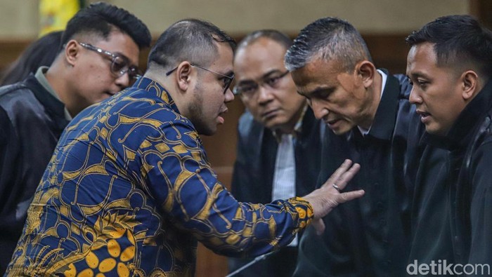 Pengadilan Tipikor Jakarta menjatuhkan vonis empat tahun penjara kepada mantan konsultan teknologi, Ibrahim Arief, dalam kasus dugaan korupsi pengadaan laptop berbasis Chromebook, Selasa (12/5/2026).
