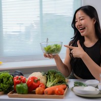 Tren Eating Your Skincare Viral, Benarkah Makanan Sehat Bisa Bikin Glowing?
