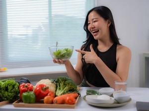 Tren Eating Your Skincare Viral, Benarkah Makanan Sehat Bisa Bikin Glowing?