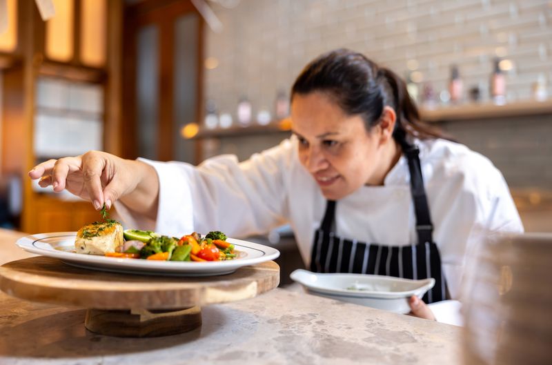 Ilustrasi pekerjaan executive chef di industri kuliner