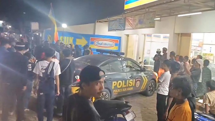 Insiden terjadi usai laga Persib Vs Persija di Sukabumi.