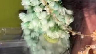 Viral Reaksi Pengantin Saat Ulat Muncul dari Balik Sanggul Roncean Melati