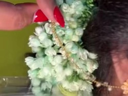 Viral Reaksi Pengantin Saat Ulat Muncul dari Balik Sanggul Roncean Melati