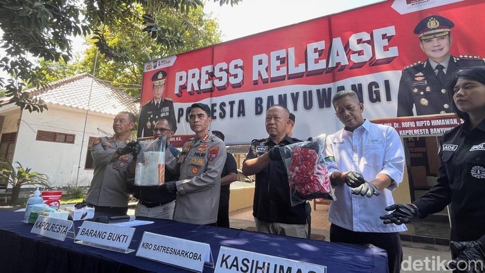 Konferensi pers kasus sabu 2 kg di Polresta Banyuwangi