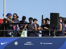 Bendera Palestina Berkibar di Parade Juara Barcelona