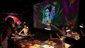 Menjelajahi Dunia Frida Kahlo Lewat Pameran Imersif di Athena