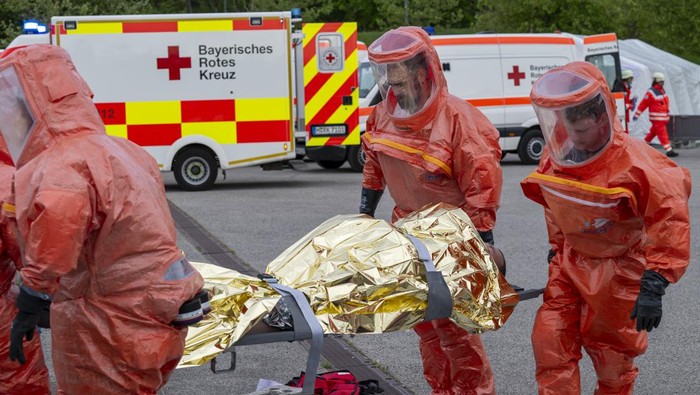 Palang Merah Bavaria Gelar Simulasi Bencana, Latihan Hadapi Korban Massal dan Zat Beracun Peter Kneffel/dpa (Photo by Peter Kneffel/picture alliance via Getty Images)