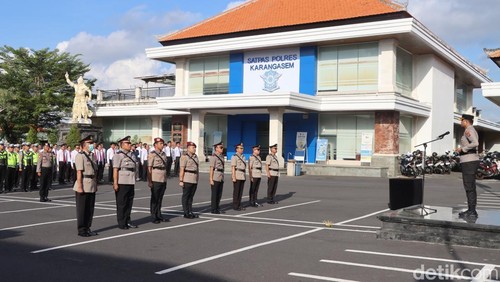 Pelaksanaan Sertijab sejumlah PJU Polres Karangasem yang berlangsung di Lapangan Pesat Gatra, Selasa (12/5/2026).