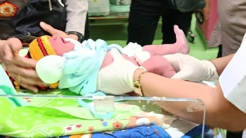Bayi yang ditemukan di pematang sawah, Blahbatuh, Gianyar, Senin (11/5/2026).
